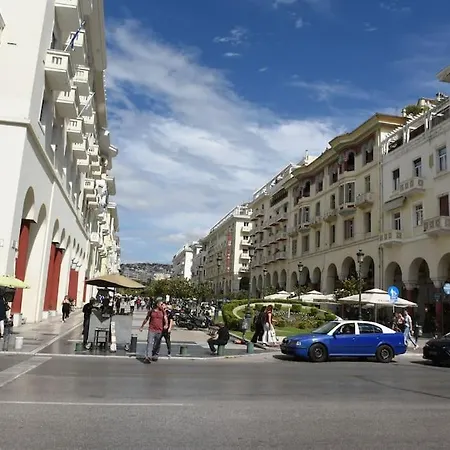 شقة λουξ διαμερισμα στο κεντρο τησ αριστοτελουσ. *